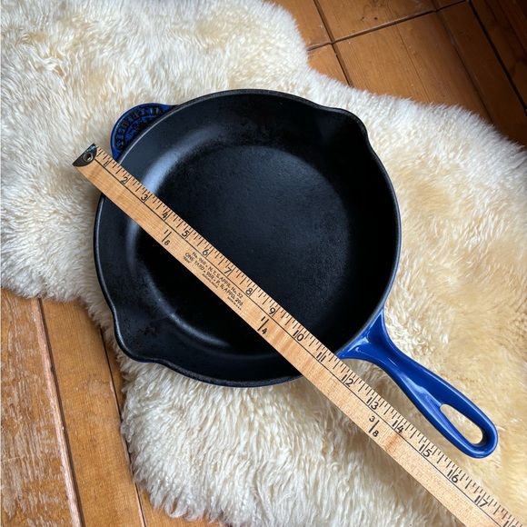 Le Creuset Skillet - Picture 6 of 6